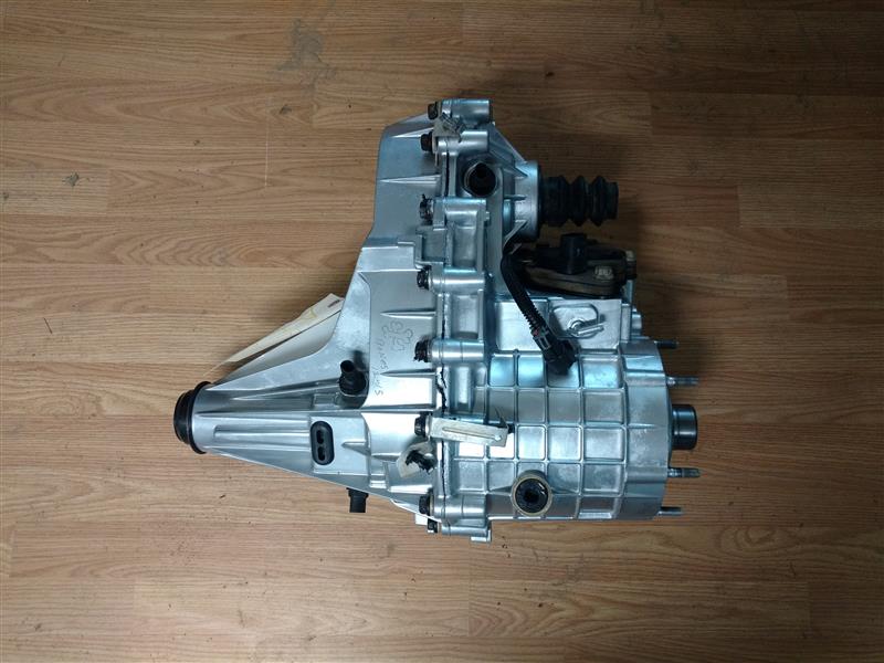 Used 2002 Gmc Truck Yukon Xl 1500 Transmission Transfer Case Asse