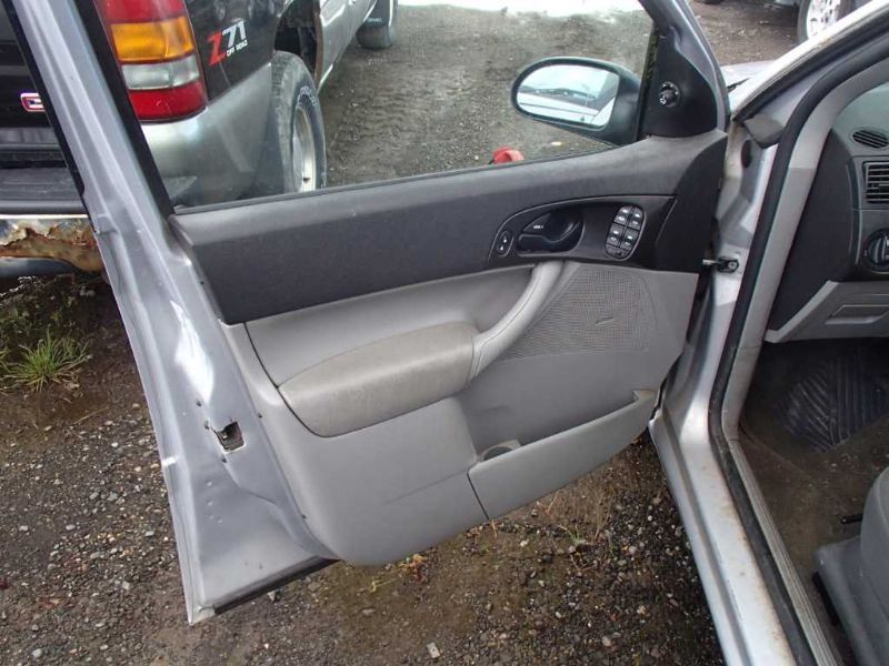 Used 2006 Ford Focus Doors Focus R Door Assembly Front Part 75701