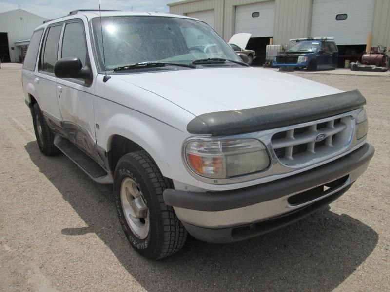 Used 1997 Ford Explorer Rear Body Bumper Assembly Rear Chrome Xl