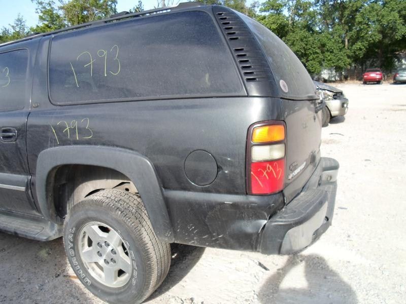 2004 Chevrolet Truck Suburban 2500 Rear Body 160 Quarterpanelas