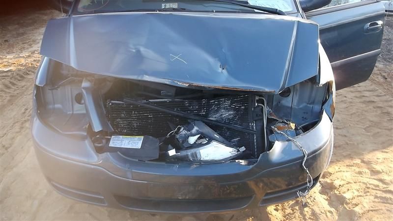 2006 Chrysler town and country body parts #1